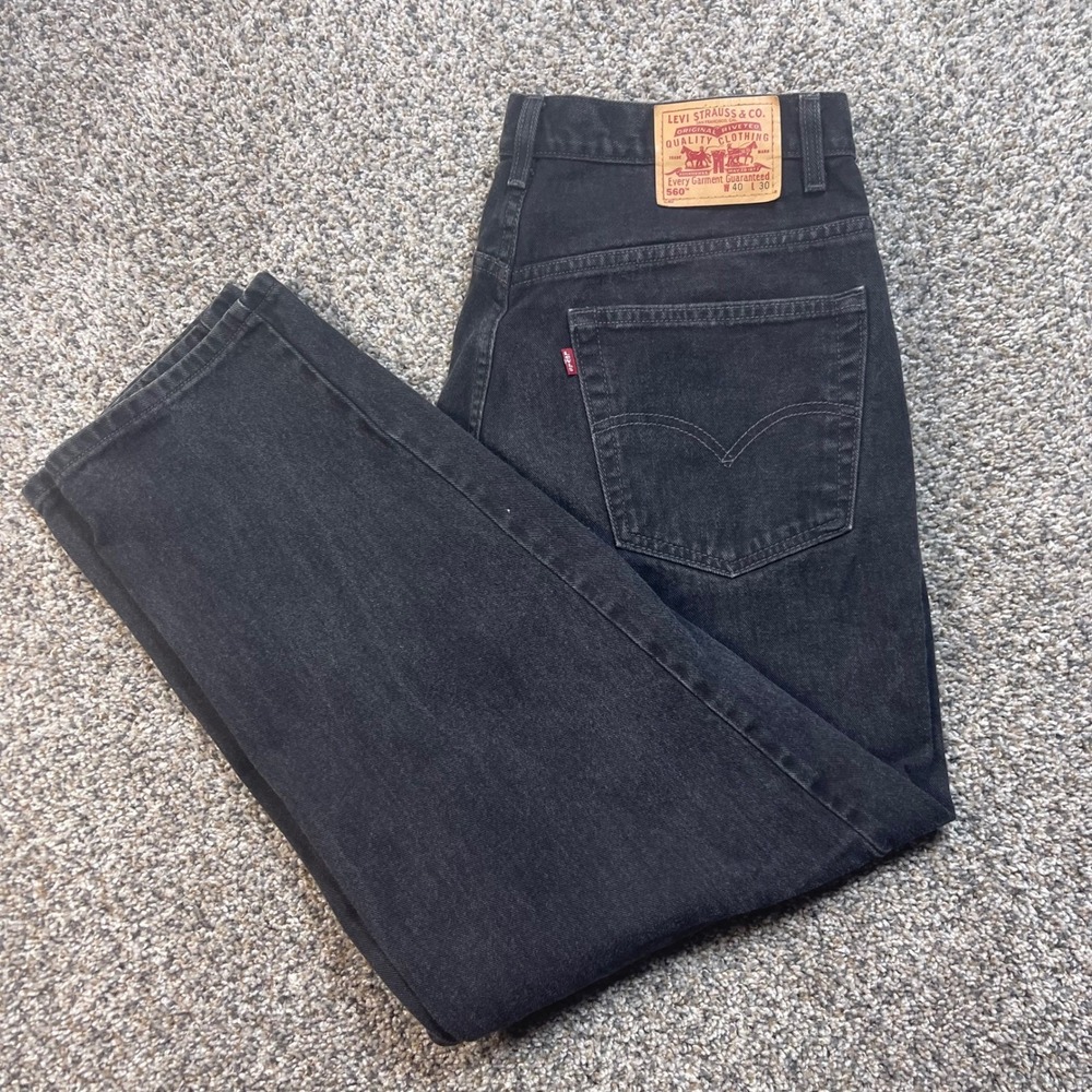 Vintage Levi's 560 Men's 38x30 Jeans Loose Fit Tapered Leg Black Denim 00's